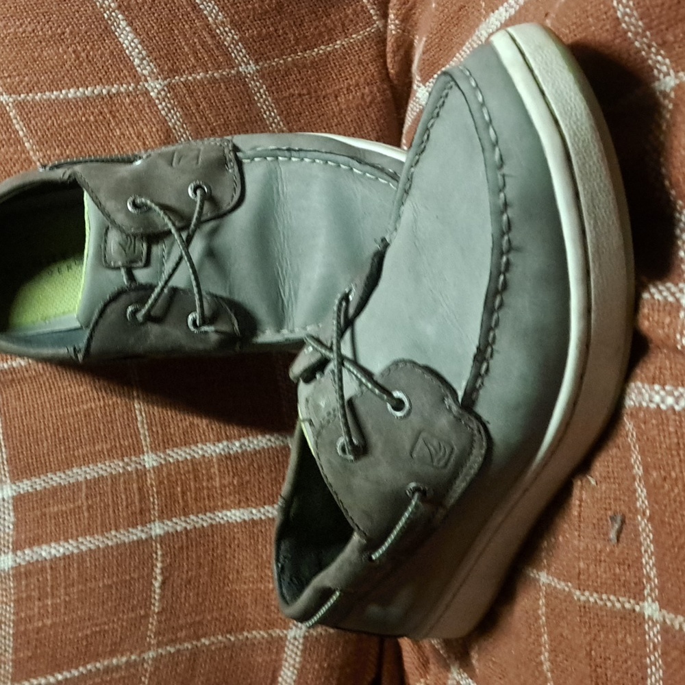 Boys Sperry shoes 6-1/2M